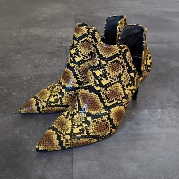 Zara Snakeskin Print Pointy Toe Heel Bootie Yellow Black 37/8 animal chic hip - Picture 3 of 11